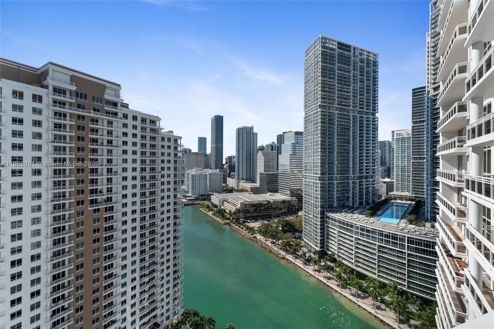 CARBONELL CONDO - Residential