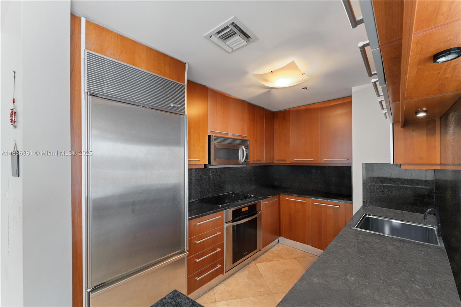 CARBONELL CONDO - Residential