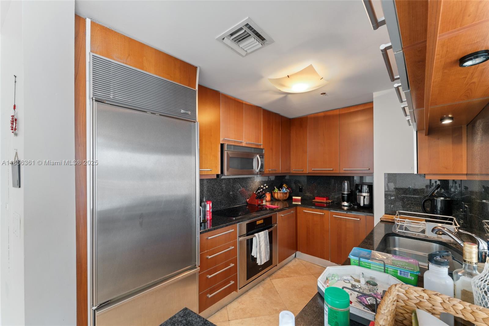 CARBONELL CONDO - Residential