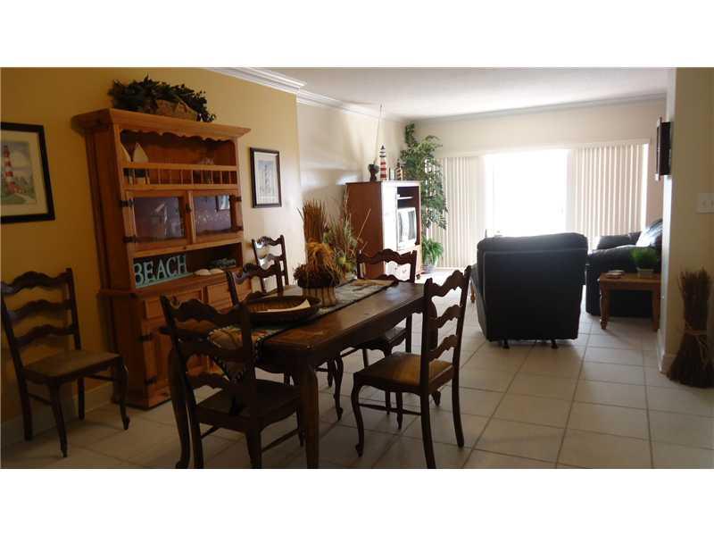 Oceanfront Building! Beautiful 1 Bedroom, 1.5 bath unit with spacious living areas, and a huge master bedroom with walk-in  closet. Fully tiled and nicely kept. Don't miss it. A/C and hot water also included in maintenance. Bldg  offers two pools, gym, re staurant, snack bar, tennis, convenience store, salon, dry cleaners and much more.