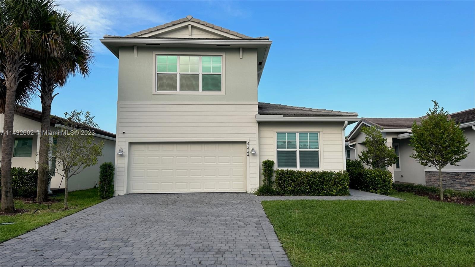 CRYSTAL LAKE 1ST SEC - Residential Lease