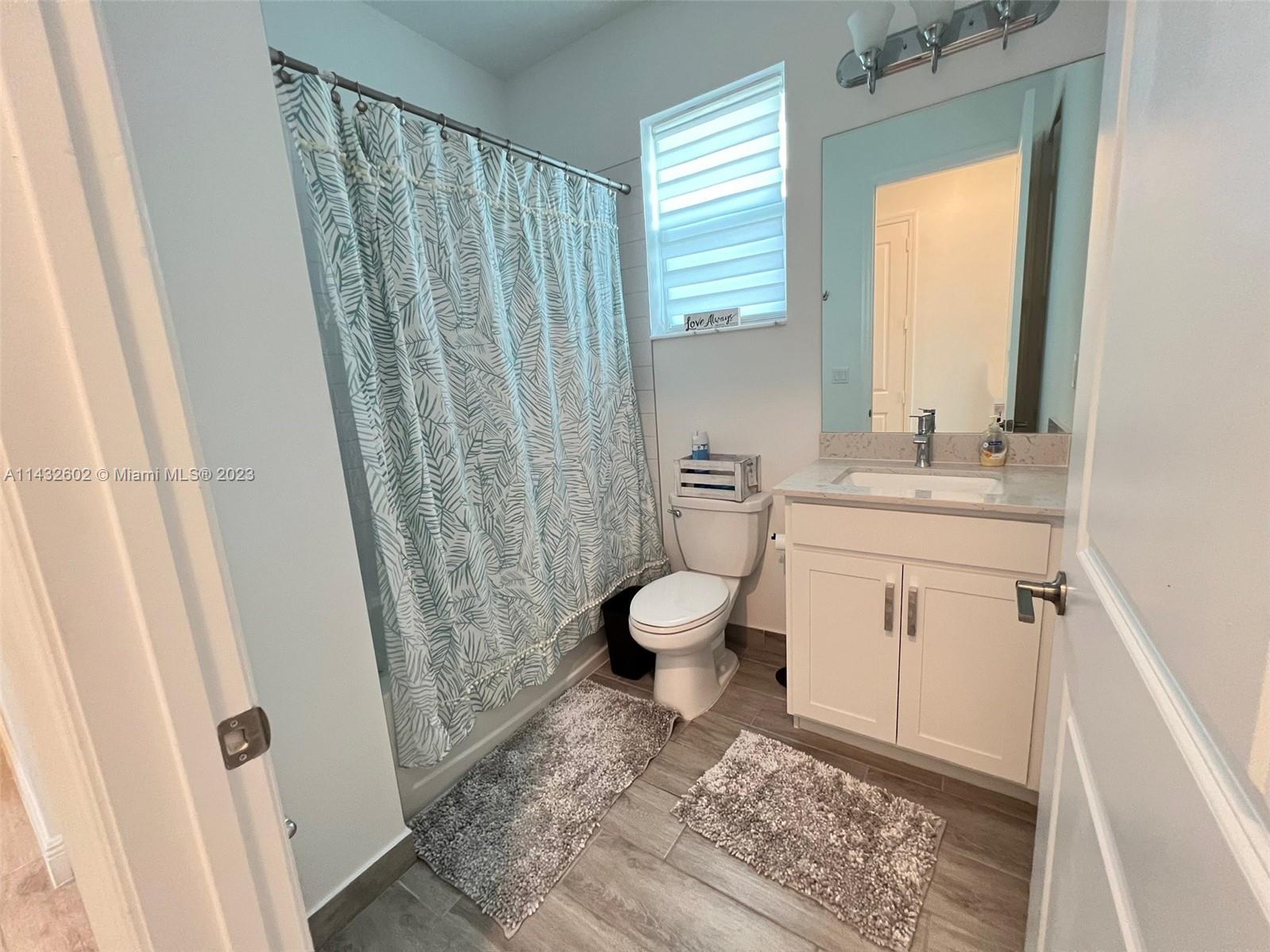 CRYSTAL LAKE 1ST SEC - Residential Lease