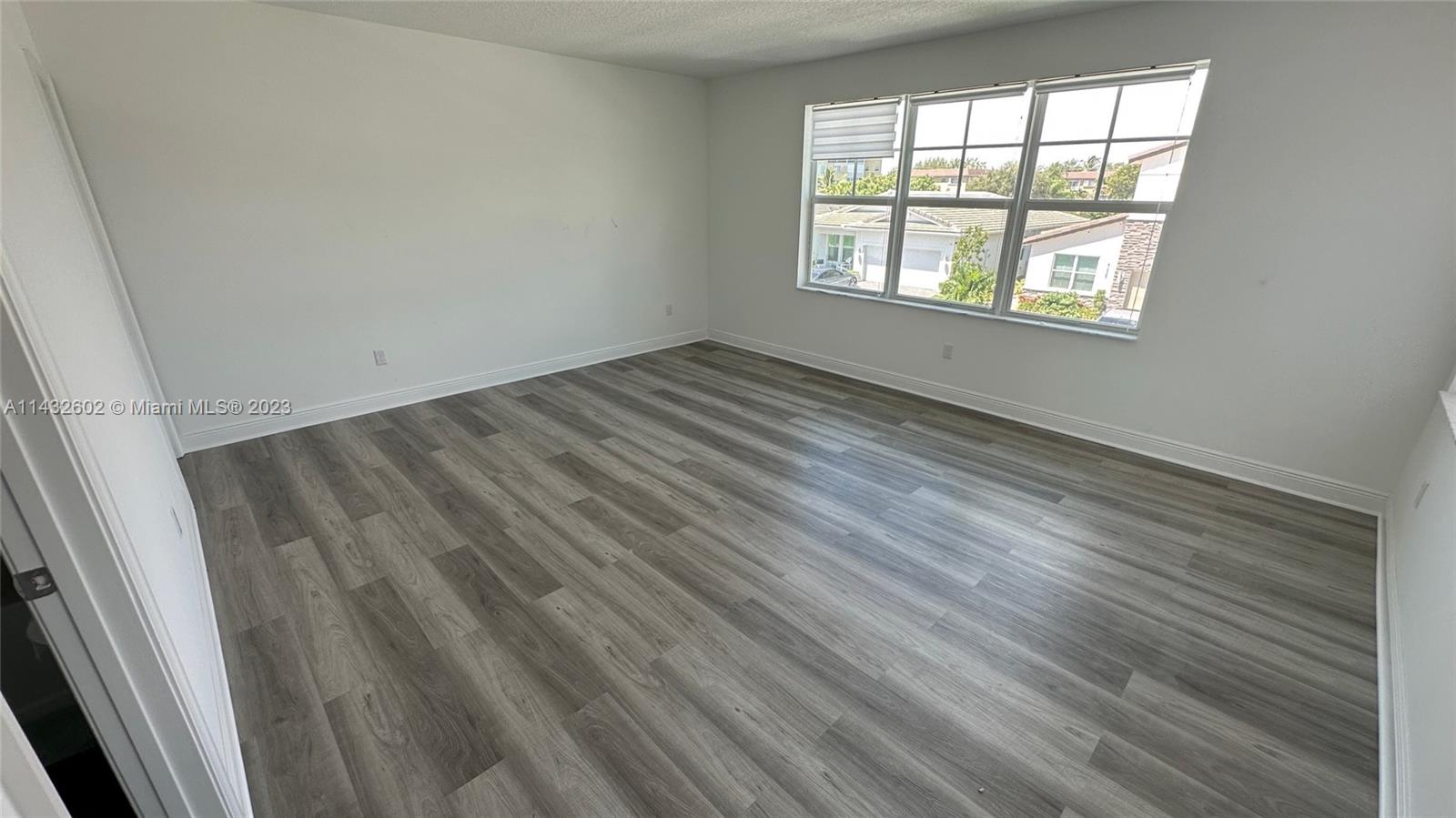 CRYSTAL LAKE 1ST SEC - Residential Lease