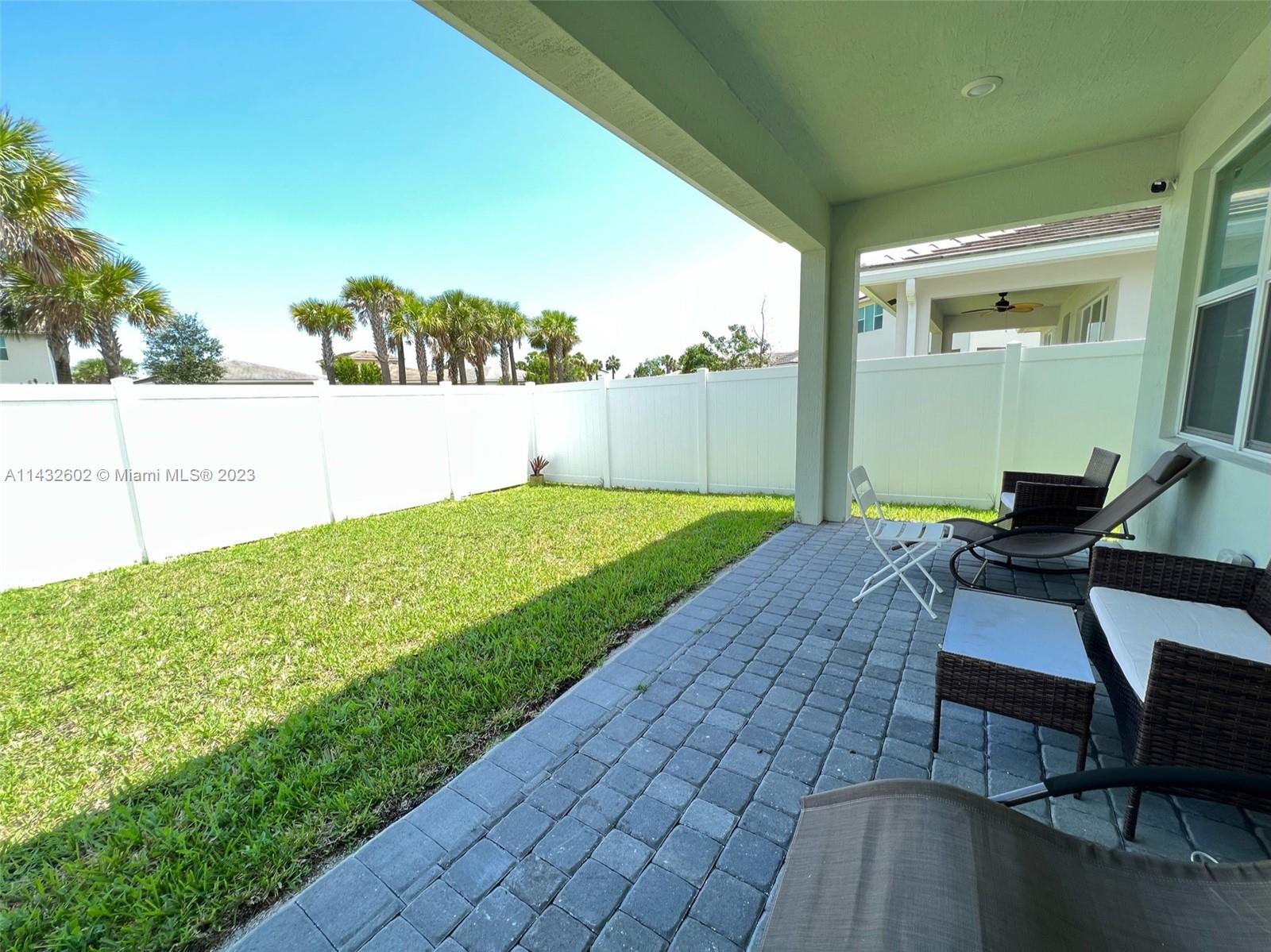 CRYSTAL LAKE 1ST SEC - Residential Lease
