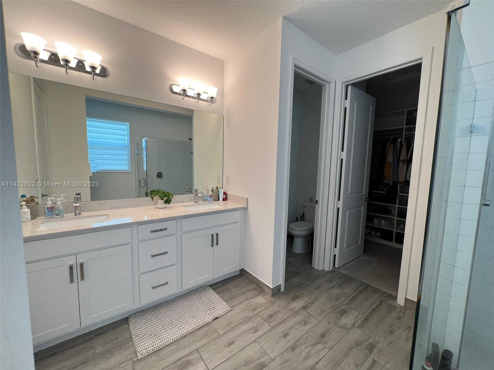CRYSTAL LAKE 1ST SEC - Residential Lease