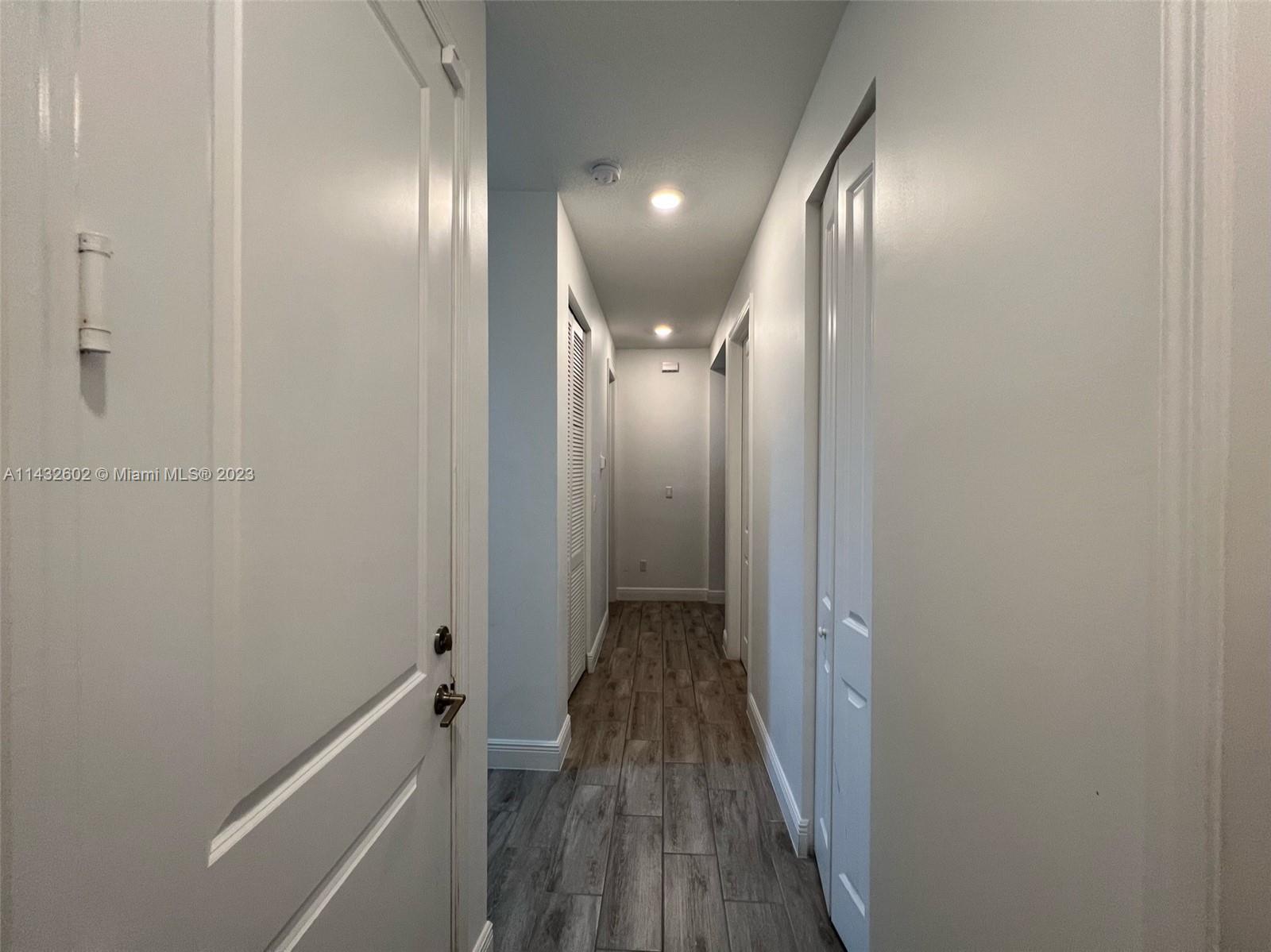 CRYSTAL LAKE 1ST SEC - Residential Lease