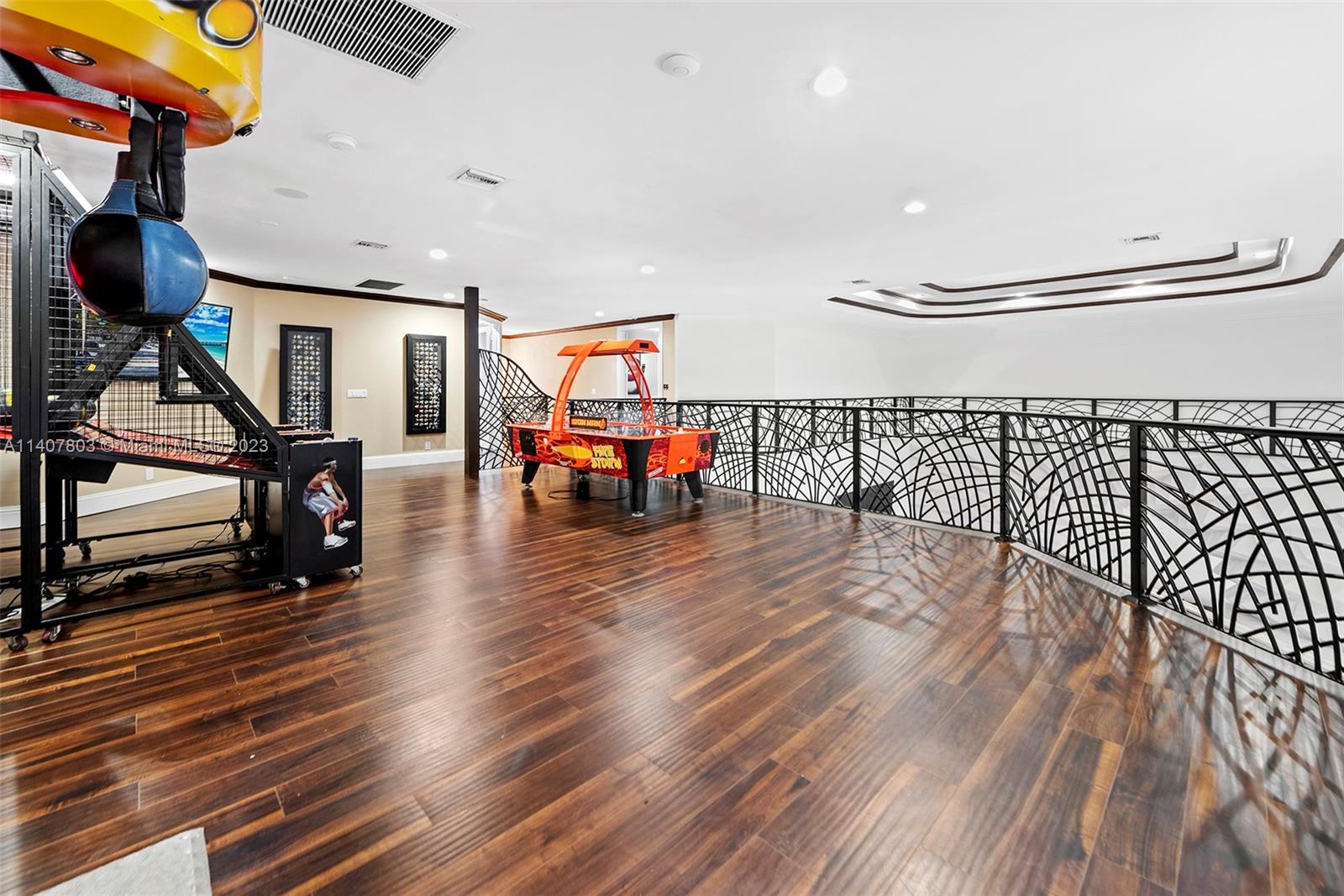 EXOTIC ACRES - Residential