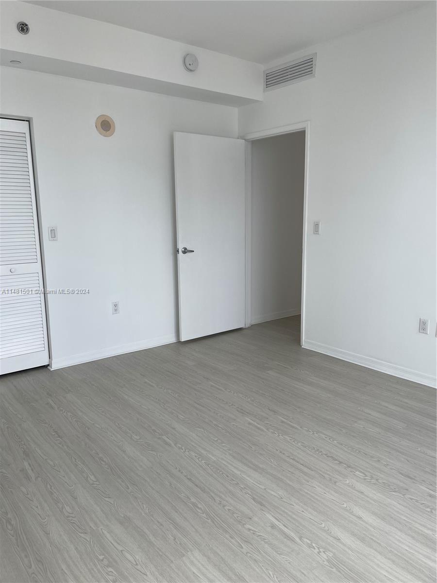 THE PLAZA 901 BRICKELL CO - Residential Lease