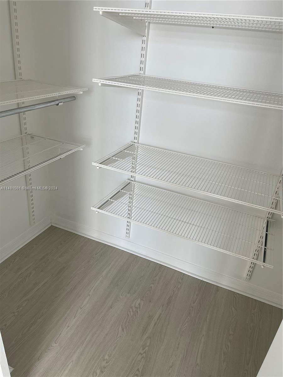 THE PLAZA 901 BRICKELL CO - Residential Lease