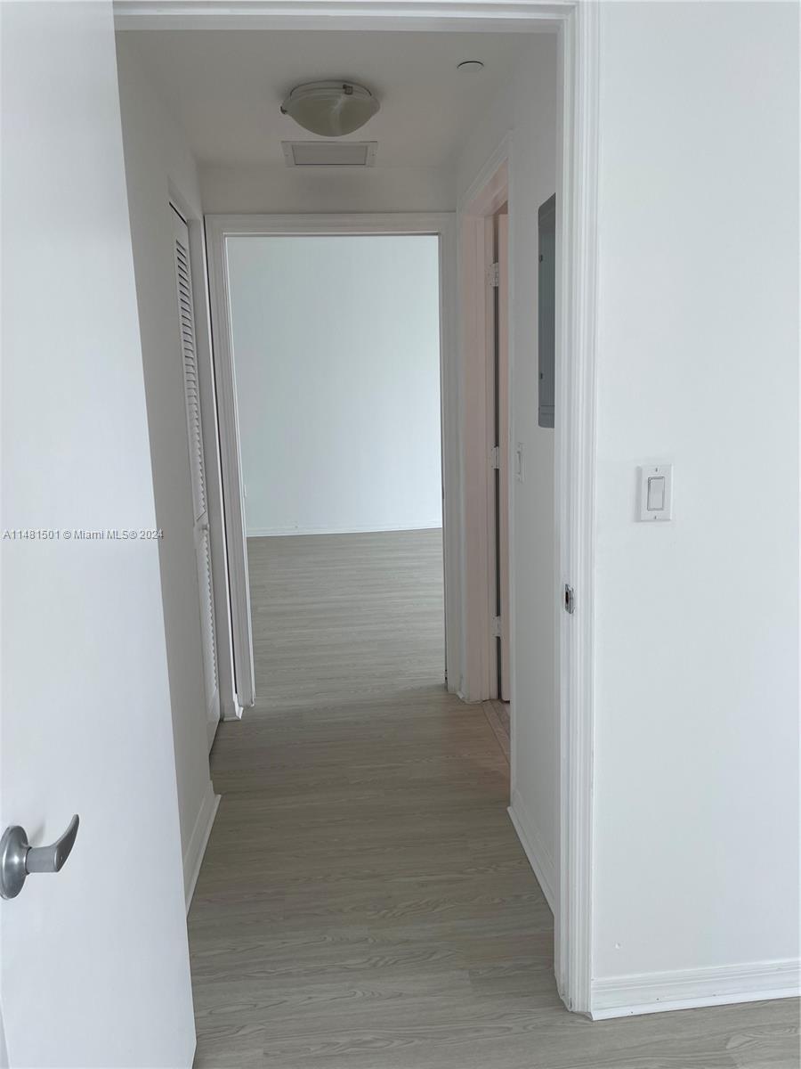 THE PLAZA 901 BRICKELL CO - Residential Lease
