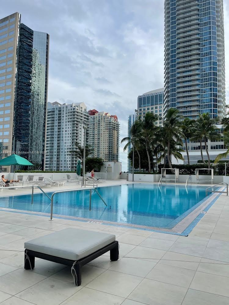 THE PLAZA 901 BRICKELL CO - Residential Lease