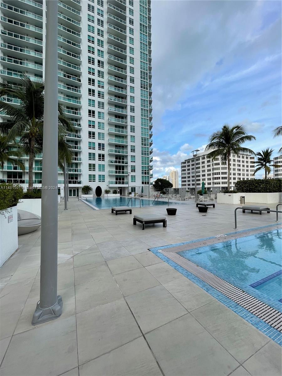 THE PLAZA 901 BRICKELL CO - Residential Lease