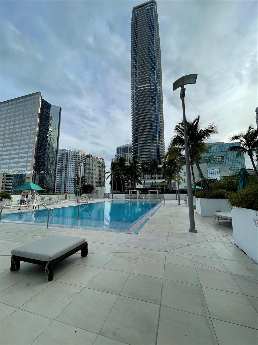 THE PLAZA 901 BRICKELL CO - Residential Lease