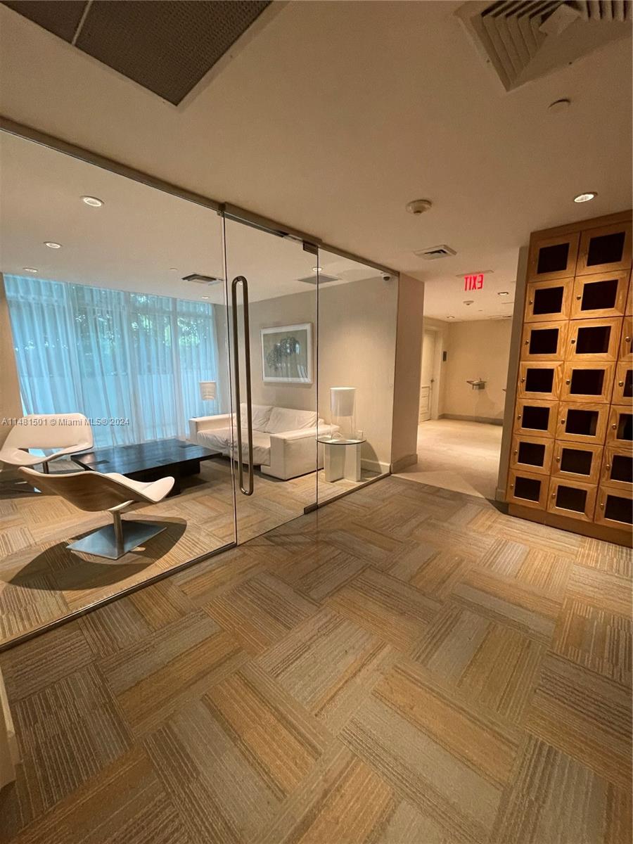 THE PLAZA 901 BRICKELL CO - Residential Lease