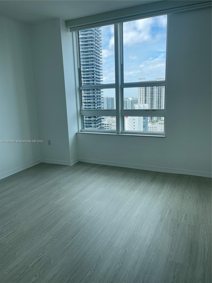 THE PLAZA 901 BRICKELL CO - Residential Lease