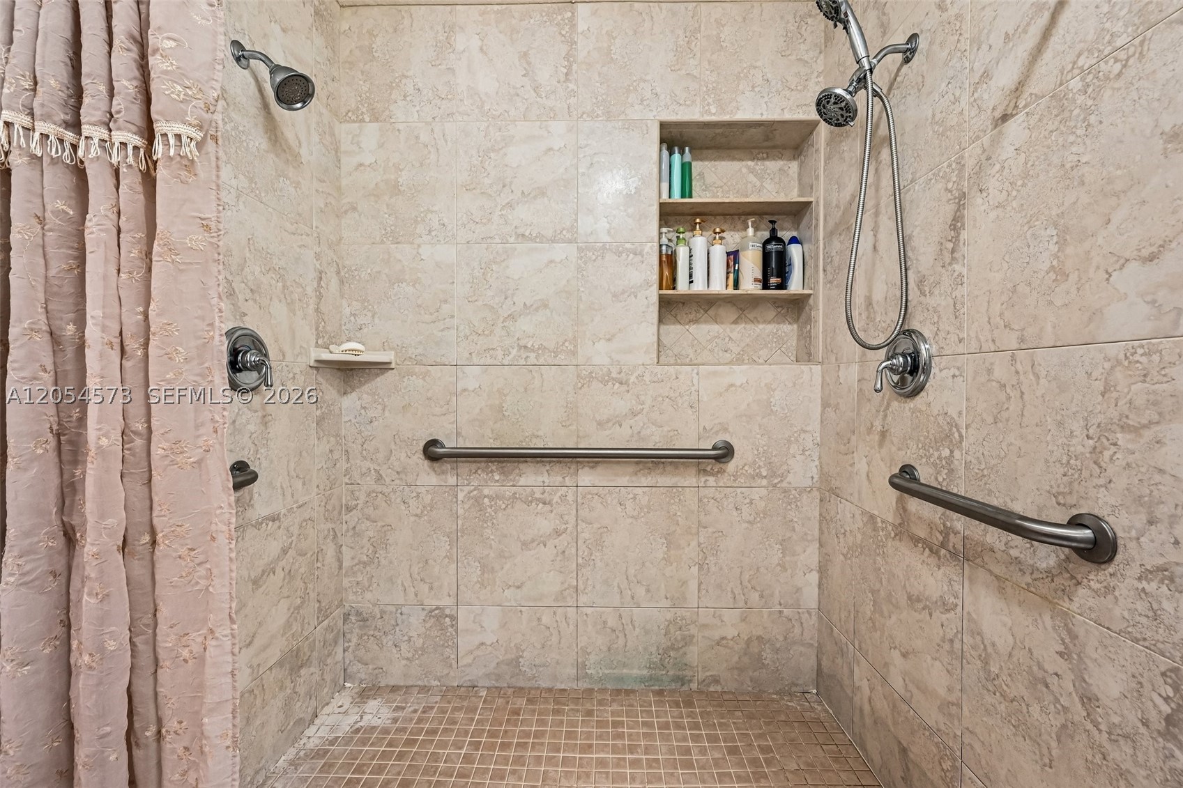 WATERFRONT BAY INDIAN RIVE - Residential
