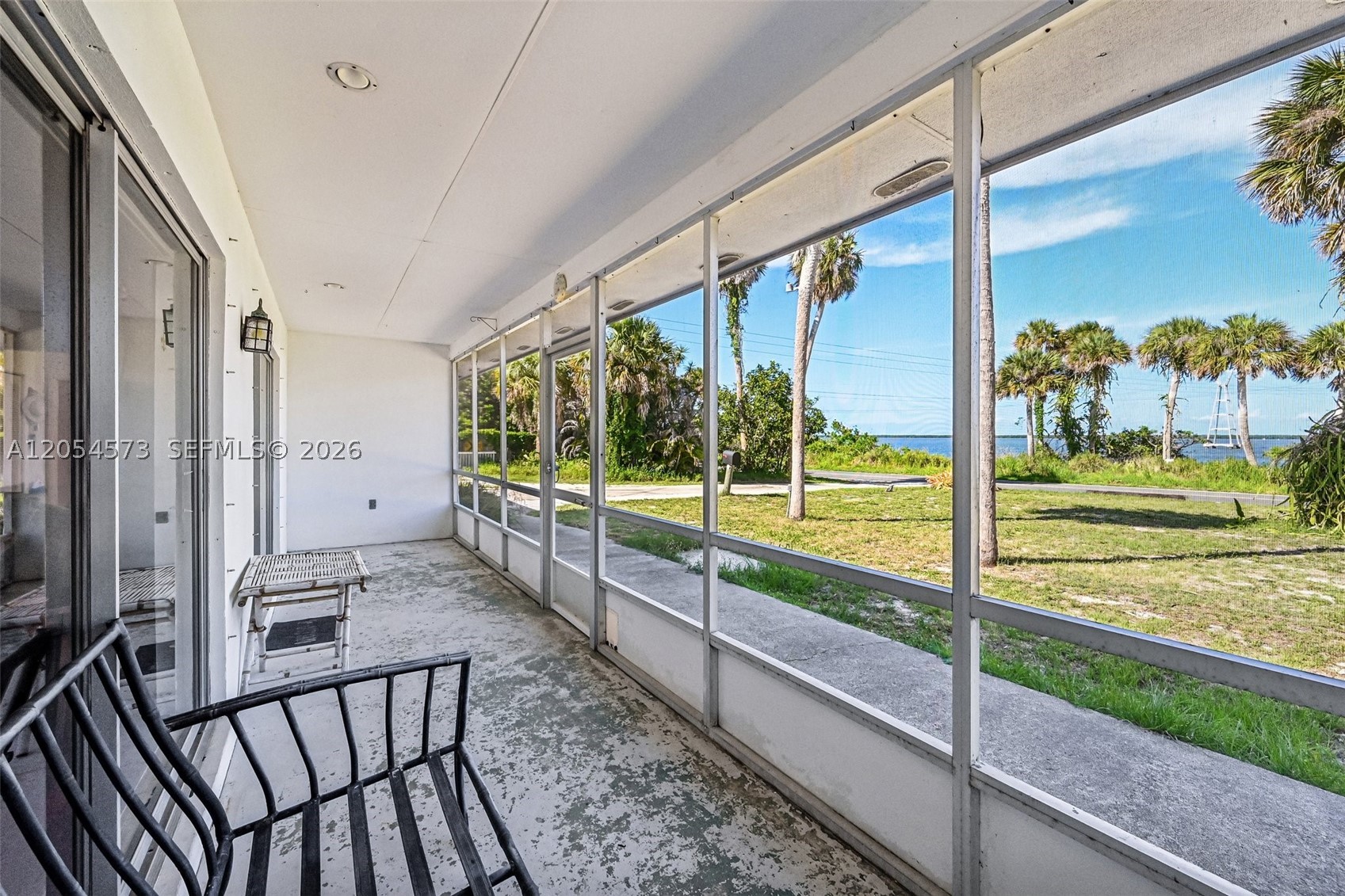 WATERFRONT BAY INDIAN RIVE - Residential