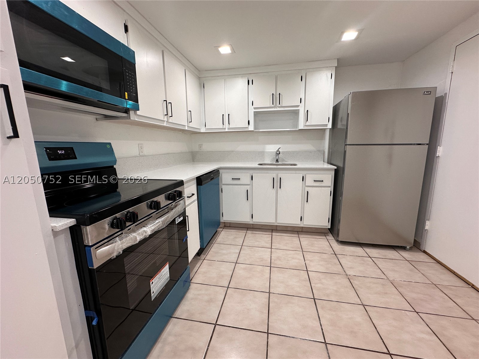 CRESTVIEW TOWERS CONDO - Residential Lease