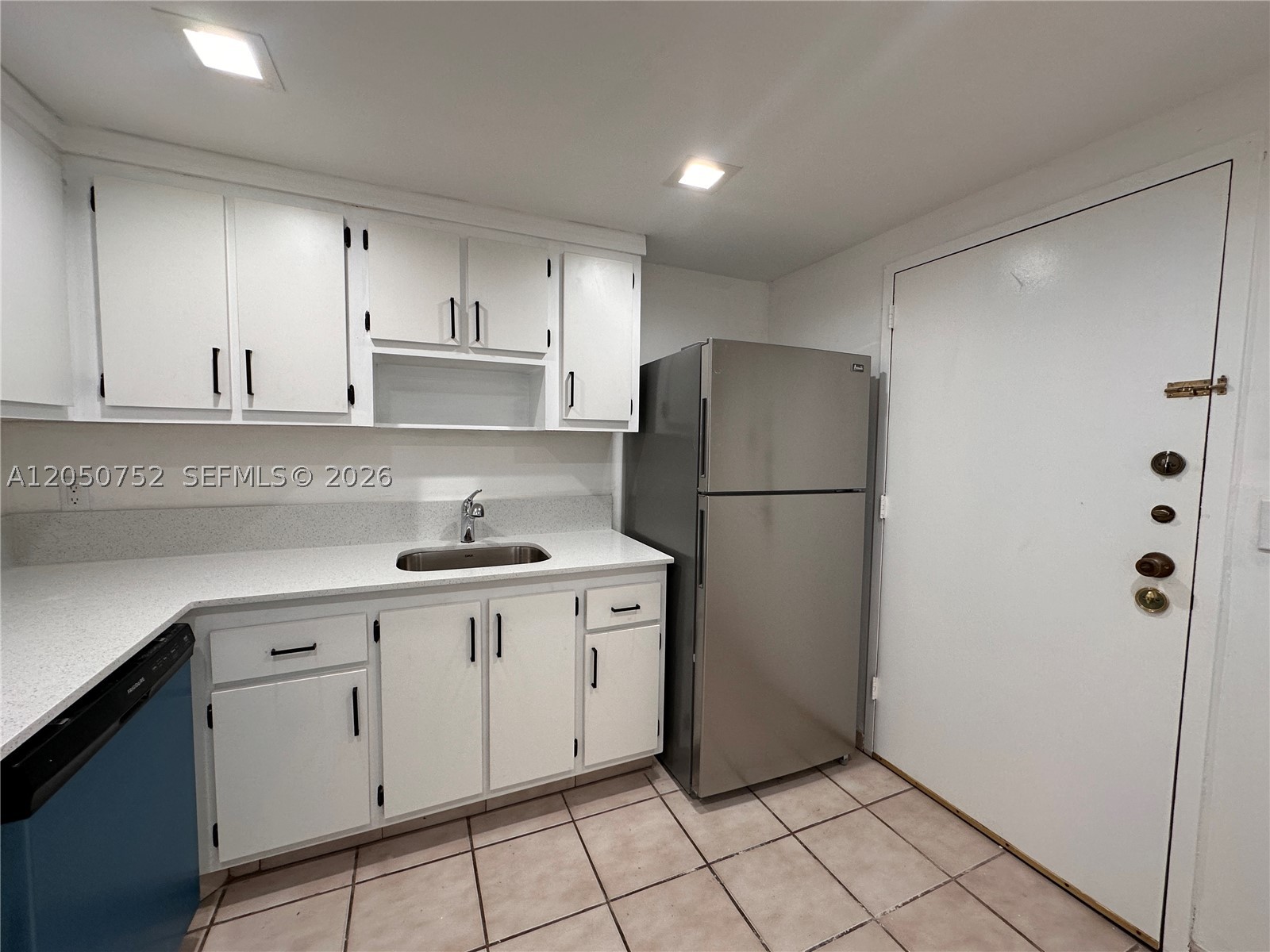 CRESTVIEW TOWERS CONDO - Residential Lease
