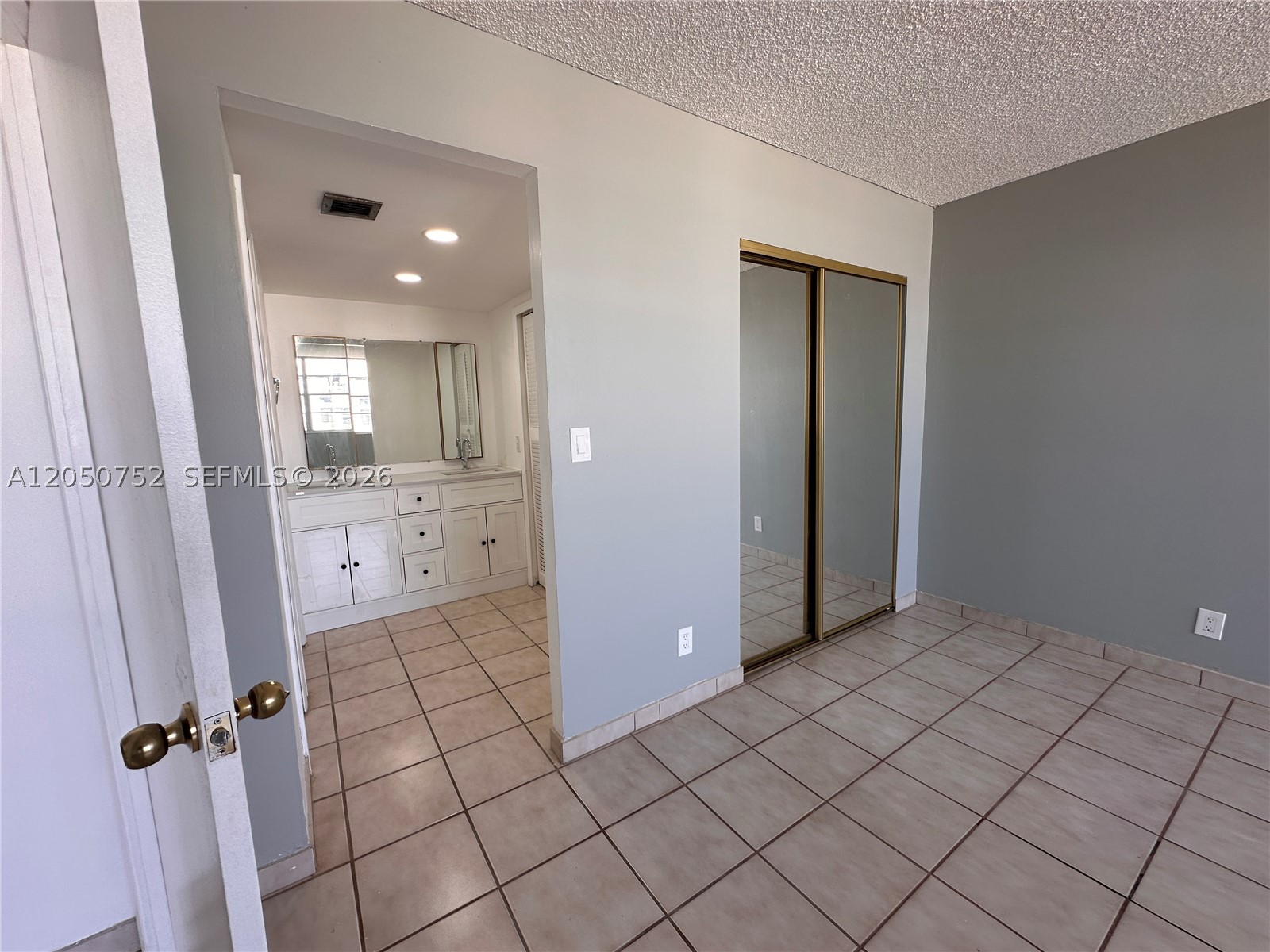 CRESTVIEW TOWERS CONDO - Residential Lease