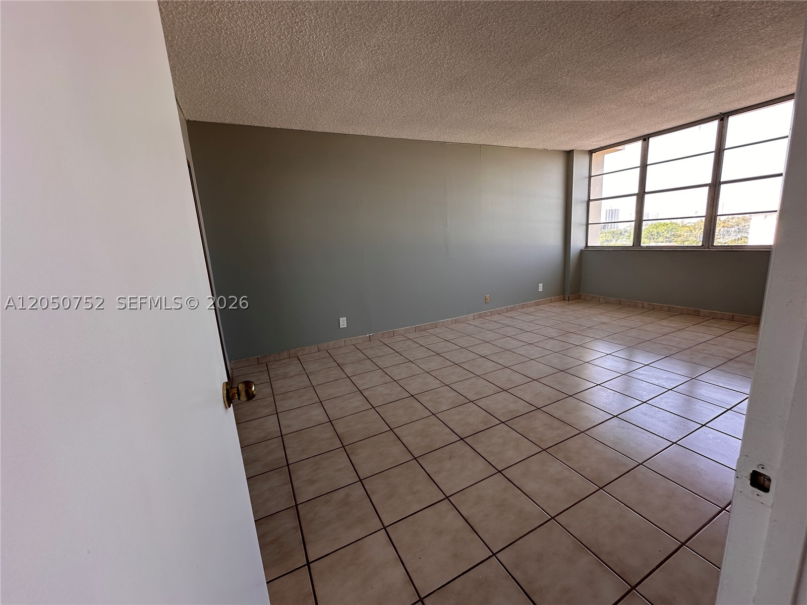 CRESTVIEW TOWERS CONDO - Residential Lease
