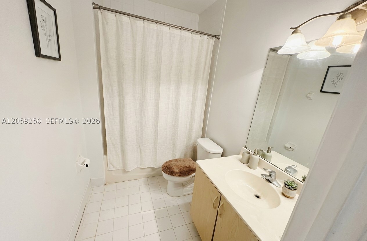 BELVEDERE ISLES CONDO - Residential