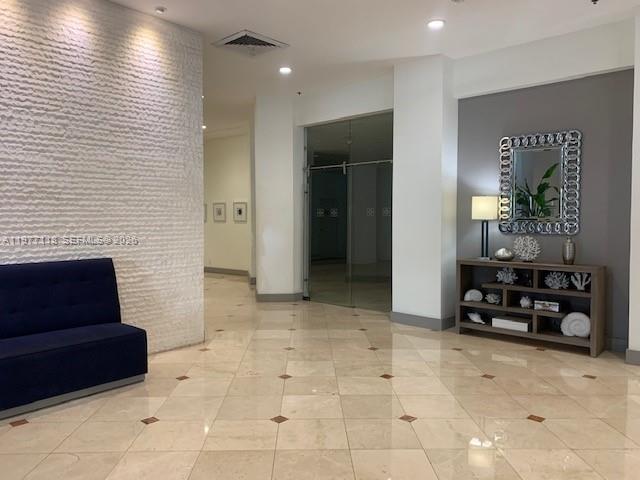 THE DECOPLAGE CONDO - Residential Lease