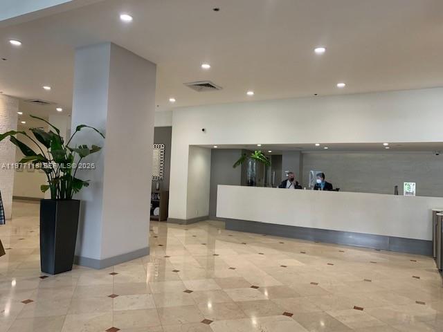 THE DECOPLAGE CONDO - Residential Lease