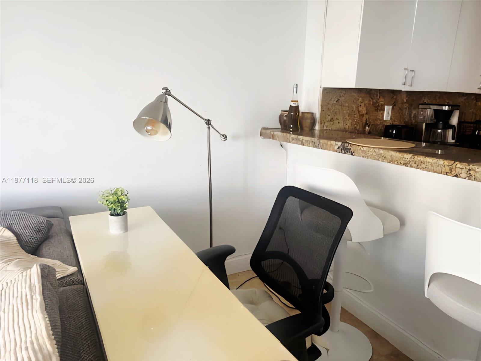 THE DECOPLAGE CONDO - Residential Lease