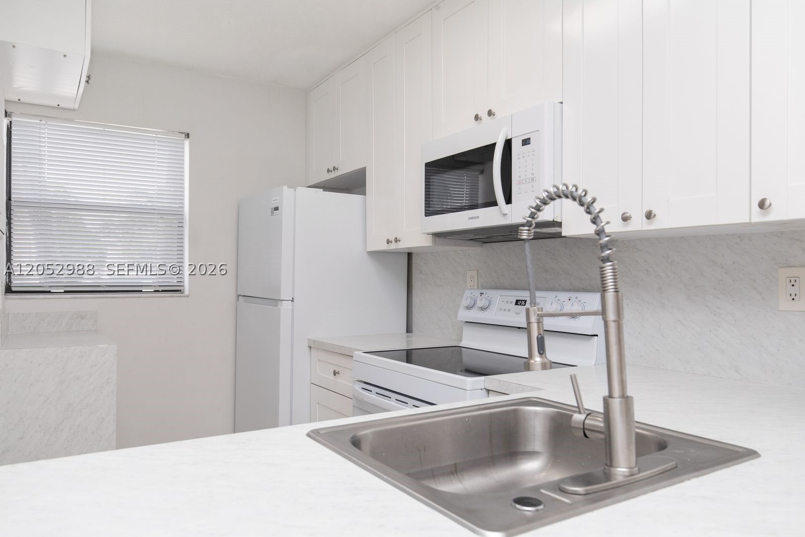 LAGUNA TROPICAL CONDO - Residential Lease