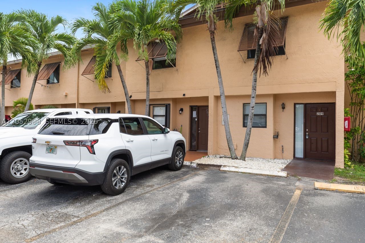 LAGUNA TROPICAL CONDO - Residential Lease