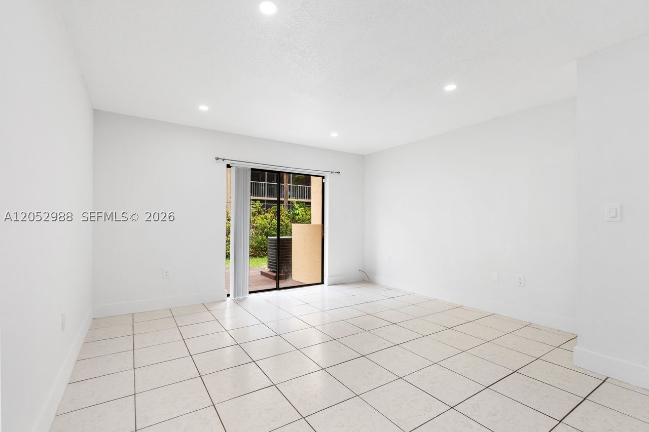 LAGUNA TROPICAL CONDO - Residential Lease