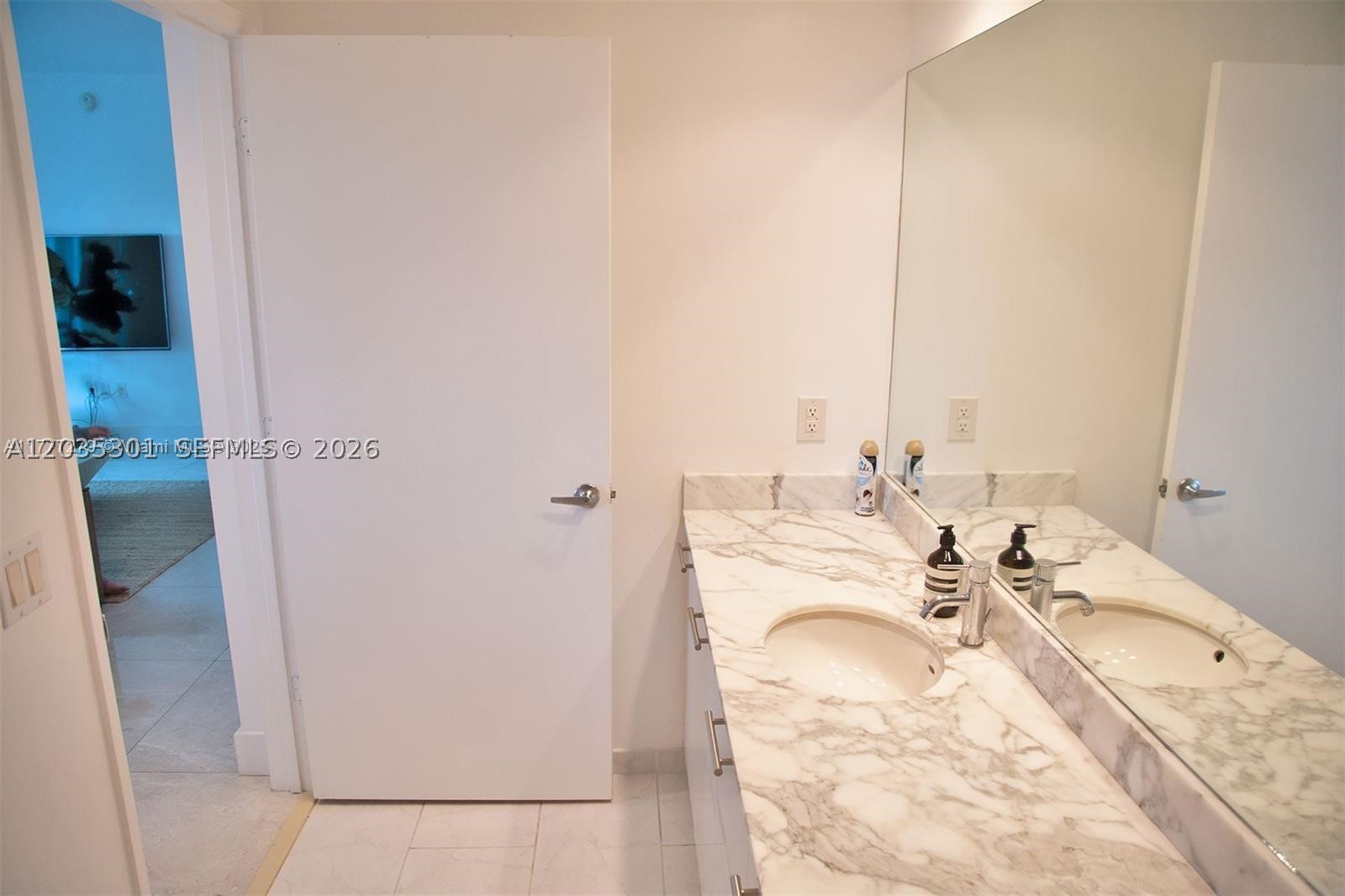 THE PLAZA 901 BRICKELL CO - Residential Lease
