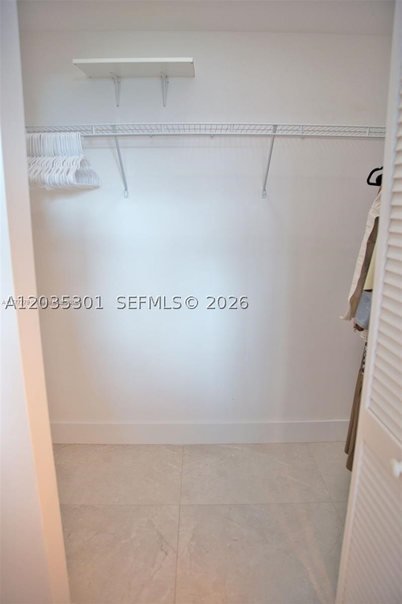 THE PLAZA 901 BRICKELL CO - Residential Lease
