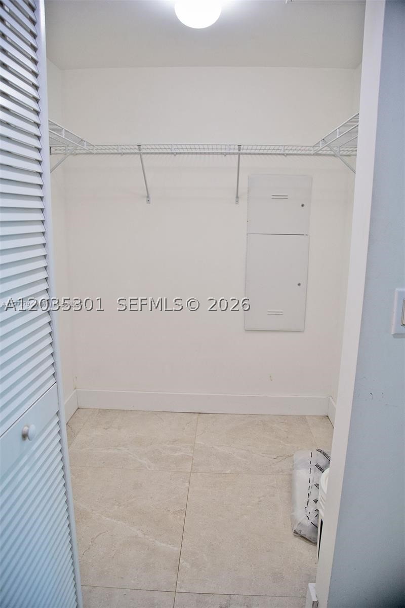 THE PLAZA 901 BRICKELL CO - Residential Lease
