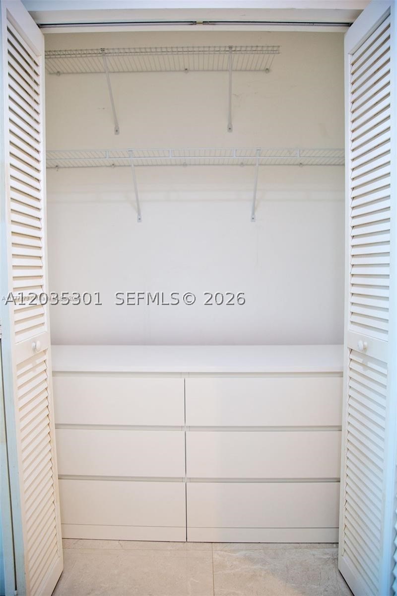 THE PLAZA 901 BRICKELL CO - Residential Lease