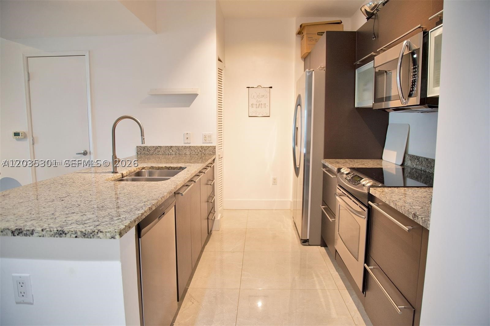 THE PLAZA 901 BRICKELL CO - Residential Lease