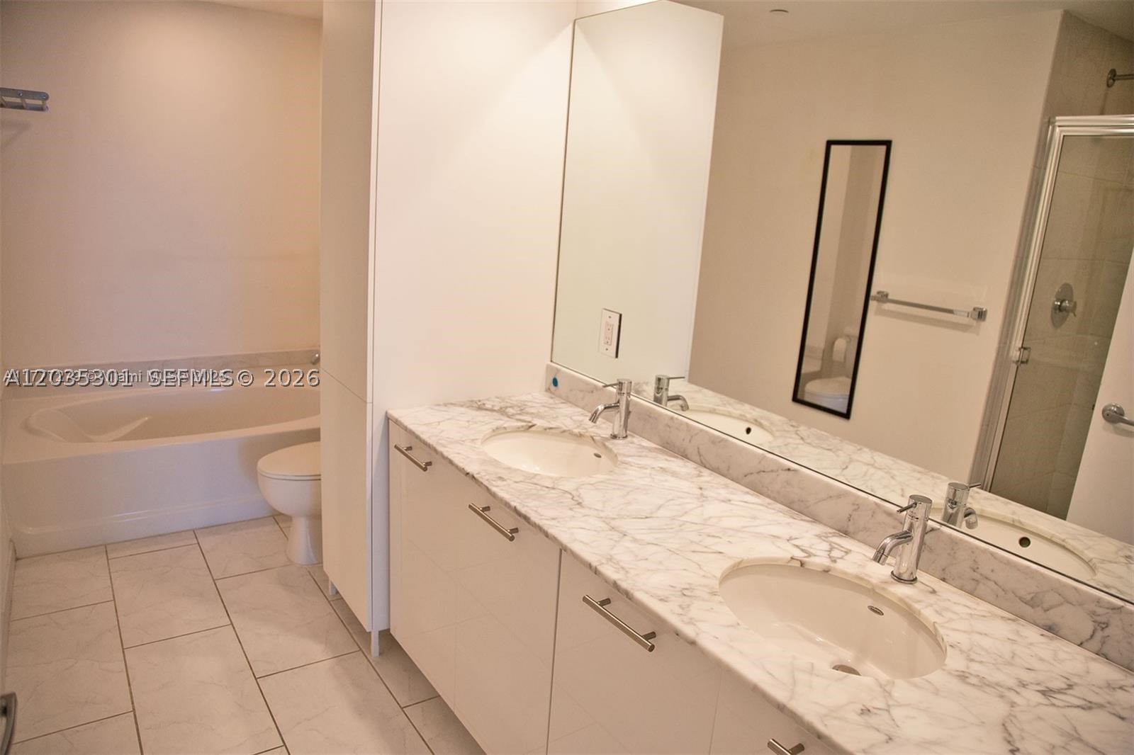 THE PLAZA 901 BRICKELL CO - Residential Lease