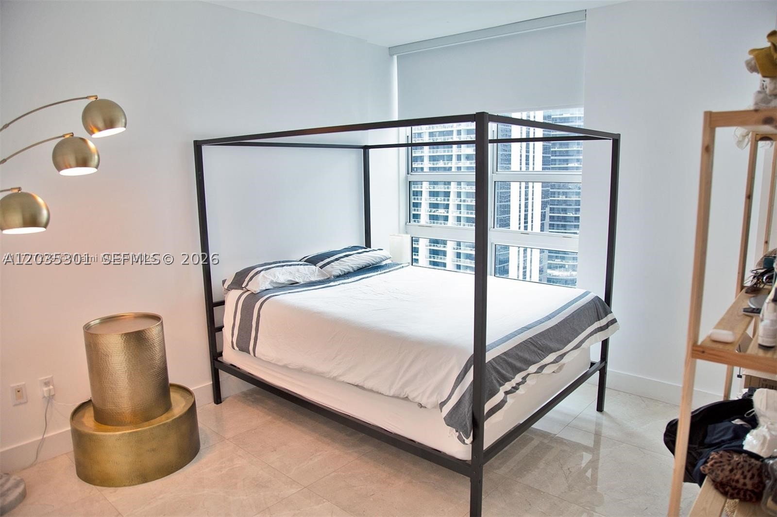 THE PLAZA 901 BRICKELL CO - Residential Lease