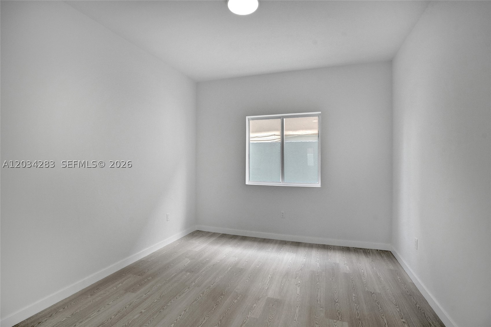 LAWRENCE ESTATES LAND COS - Residential Lease