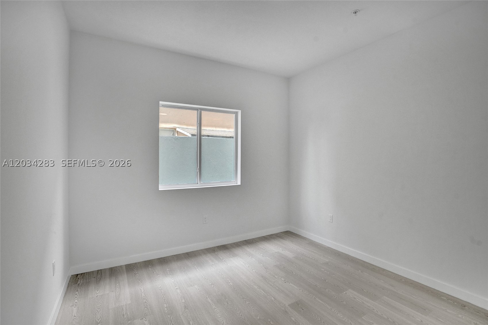 LAWRENCE ESTATES LAND COS - Residential Lease