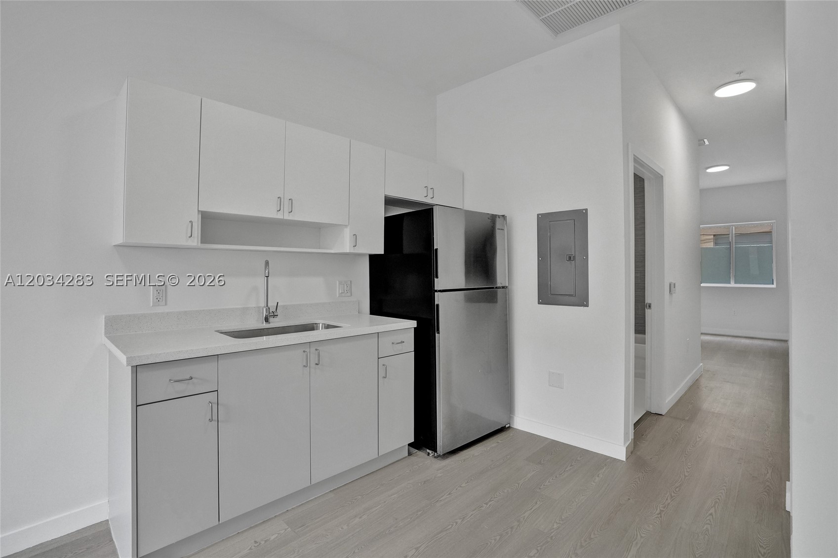 LAWRENCE ESTATES LAND COS - Residential Lease