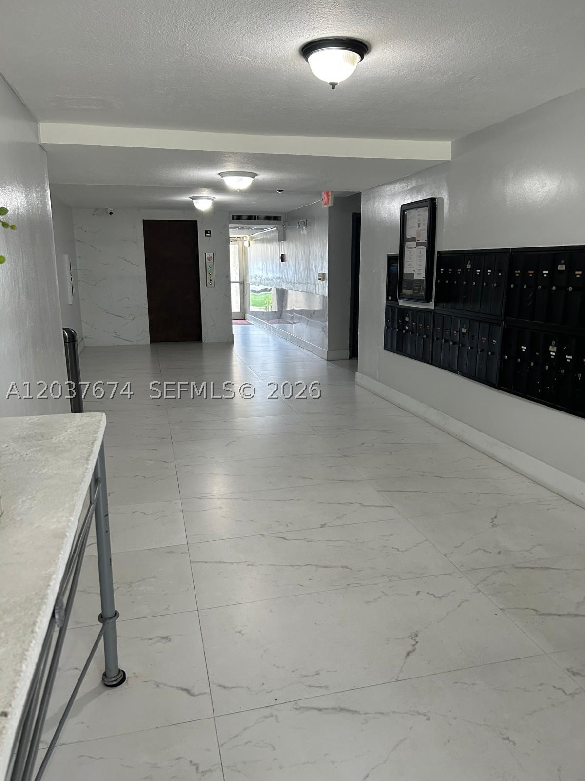 THE FOUNTAINS AT FONTAINE - Residential Lease