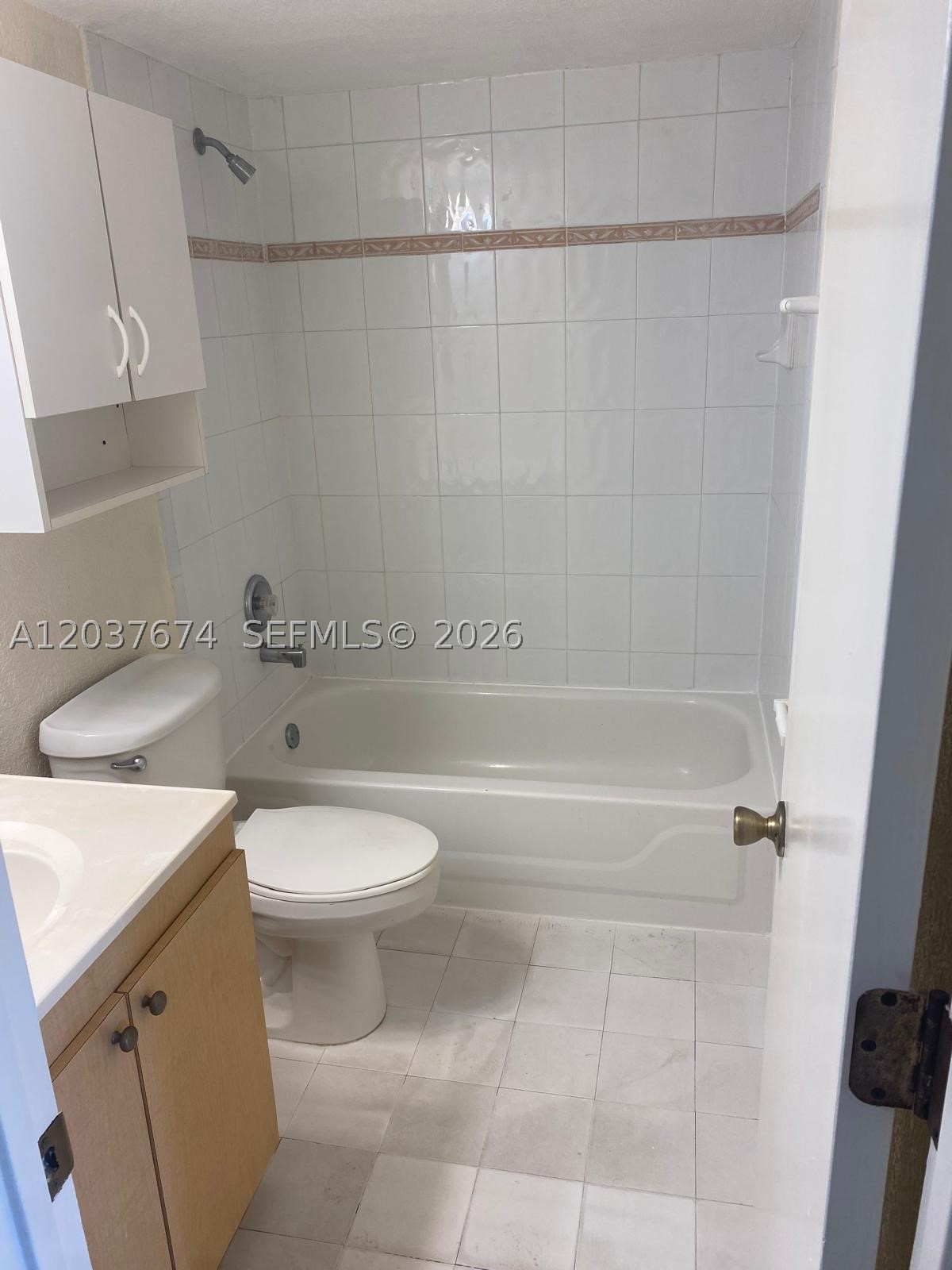 THE FOUNTAINS AT FONTAINE - Residential Lease