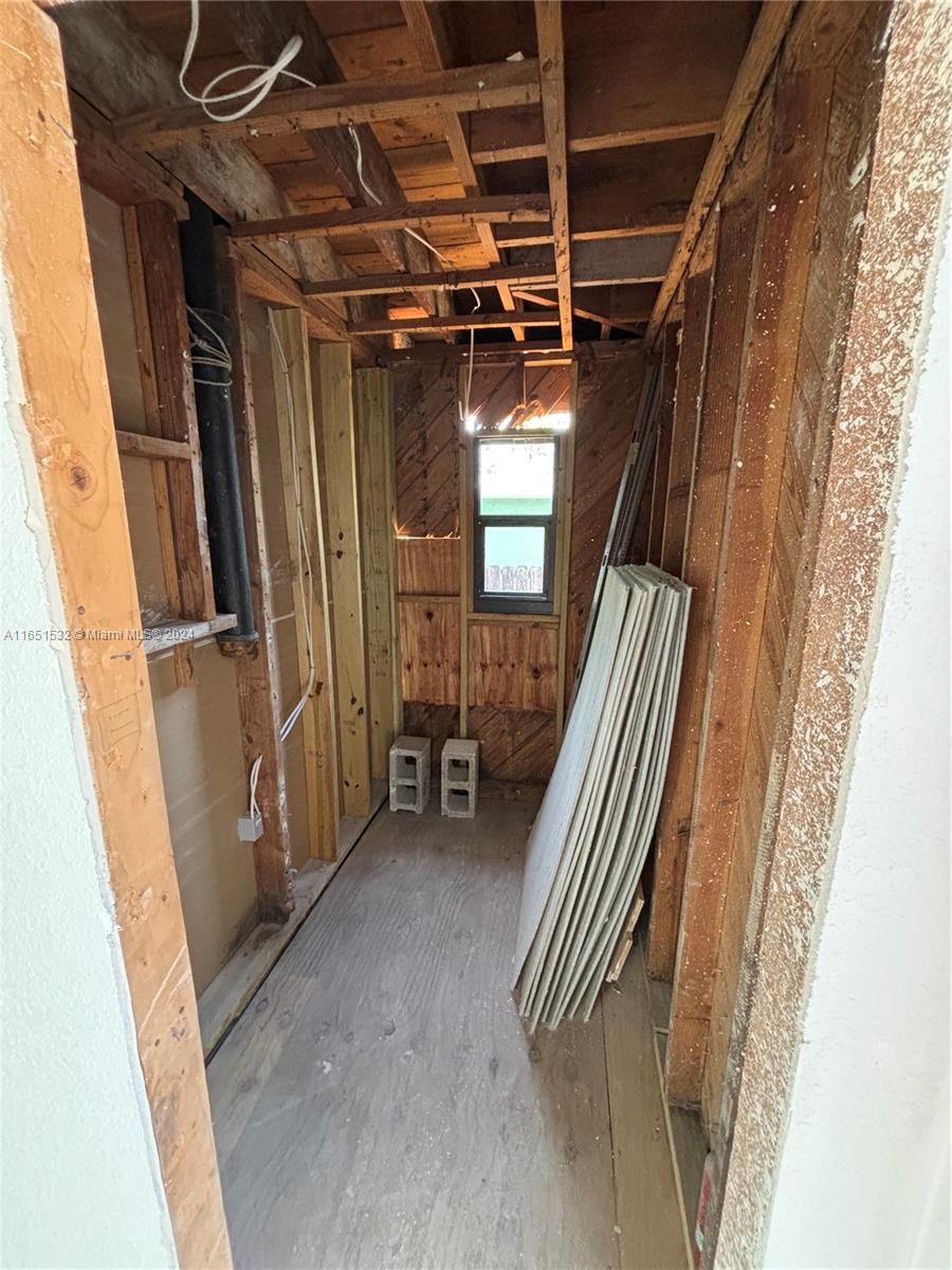 HOLLYWOOD TERRACE - Residential Income
