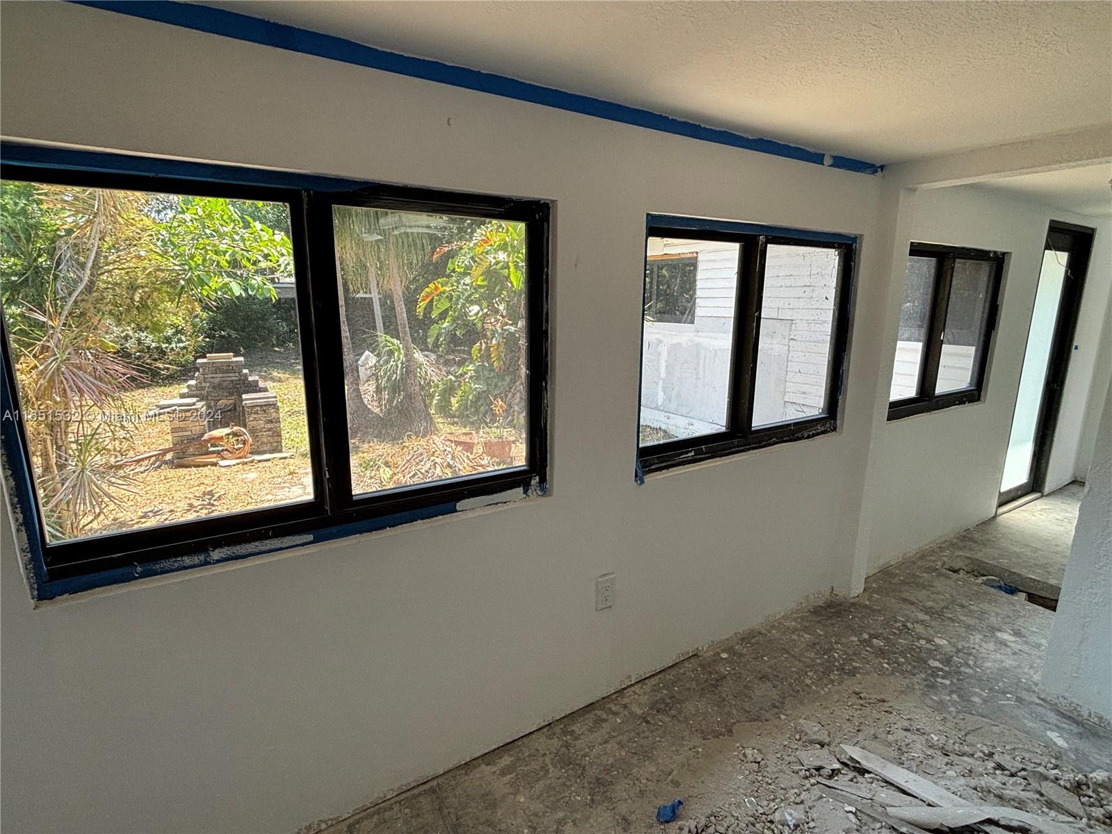 HOLLYWOOD TERRACE - Residential Income