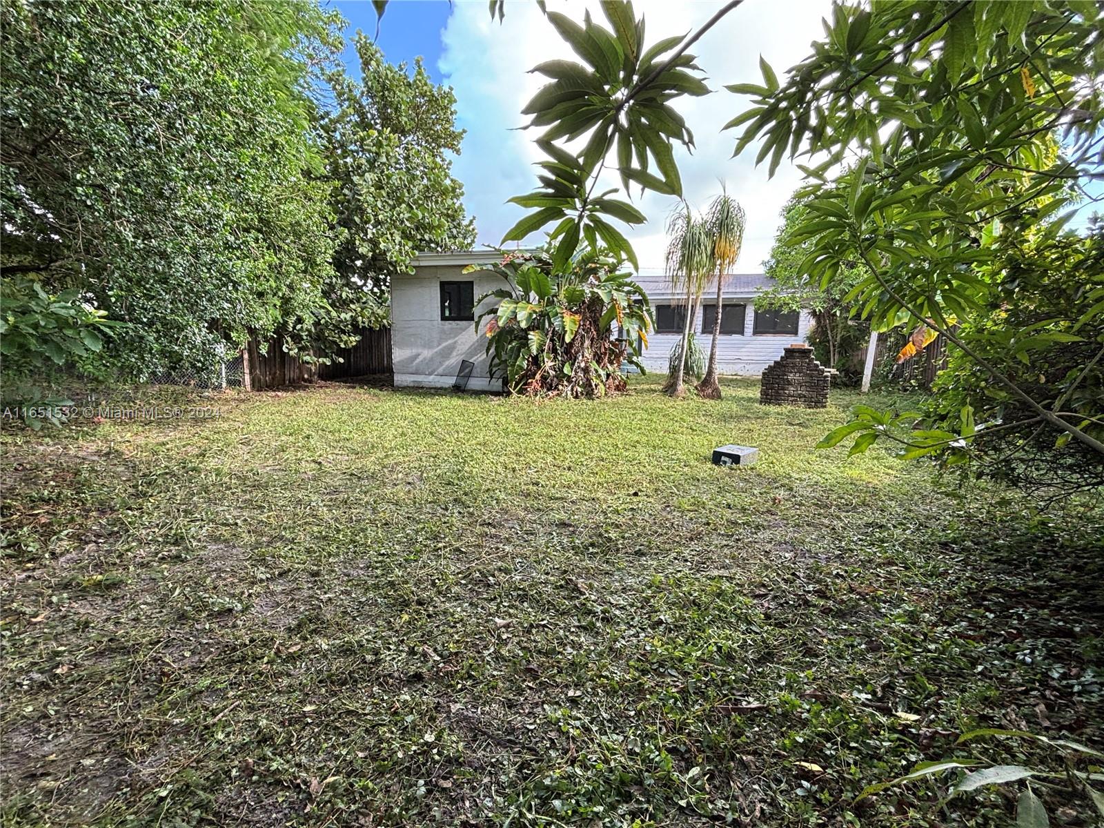 HOLLYWOOD TERRACE - Residential Income