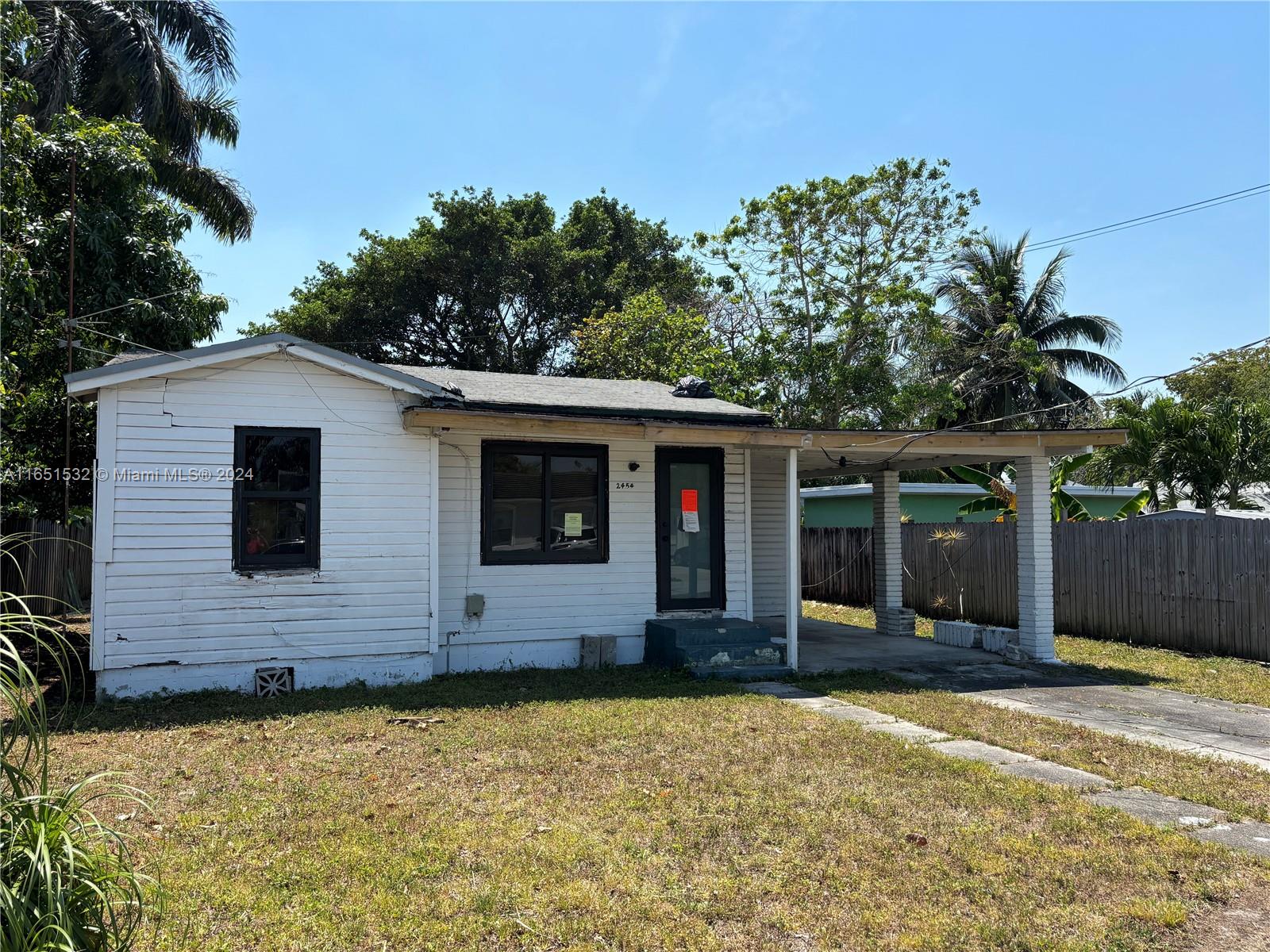 HOLLYWOOD TERRACE - Residential Income
