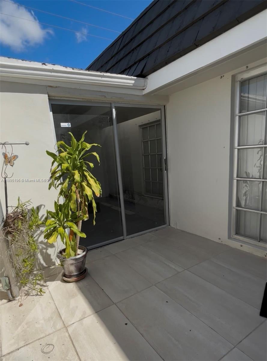 COUNTRY CLUB OF MIAMI - F - Residential Lease