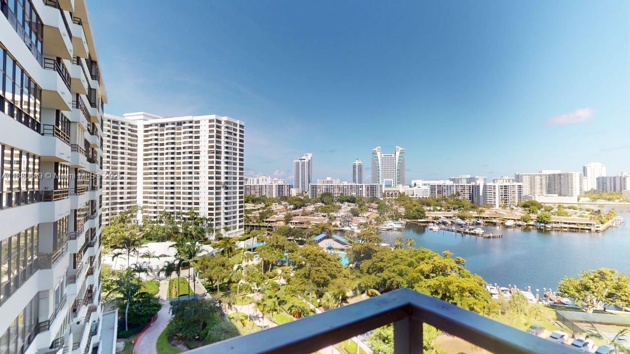OLYMPUS CONDO PH A - Residential
